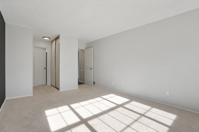 Building Photo - Stunning Renovated 1 bedroom in WillowRidge