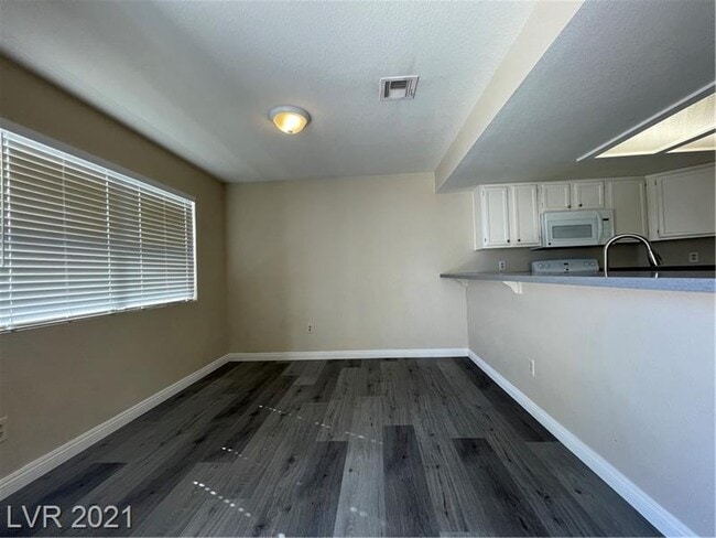 Building Photo - 6250 W Flamingo Rd