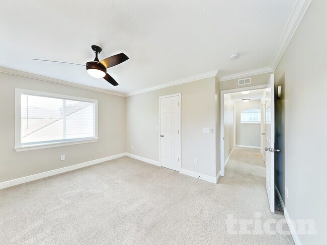 Building Photo - 6137 Skylarkcrest Dr