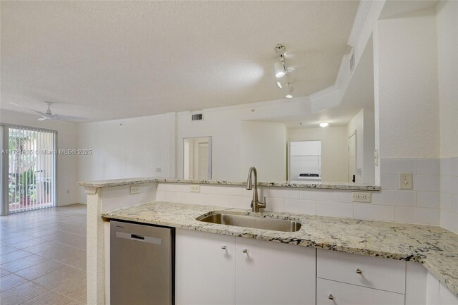 Building Photo - 1805 N Flagler Dr