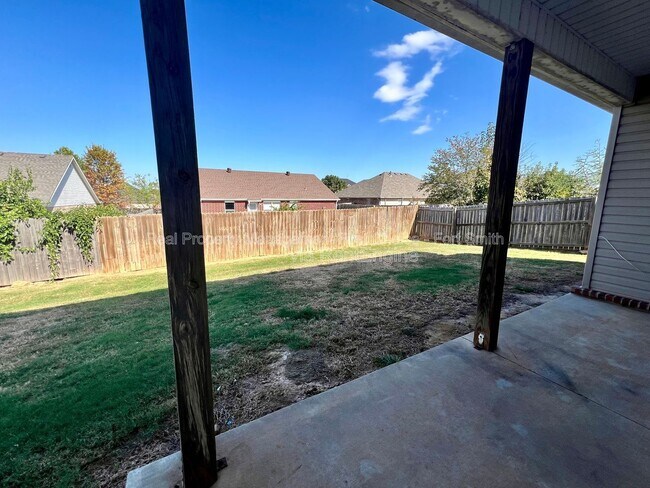 Building Photo - 615 Ridge Point Dr