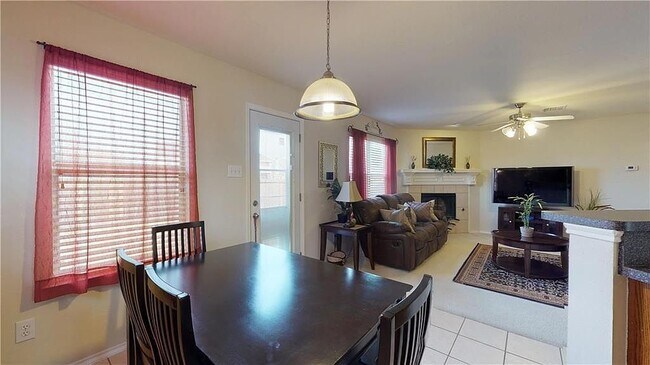 Building Photo - 9948 Southgate Dr