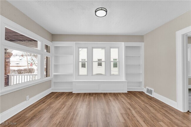 Building Photo - 17604 Mapleboro Ave