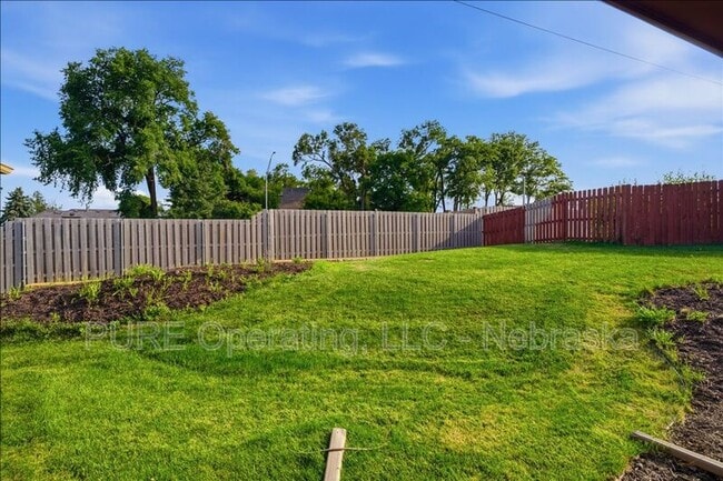 Building Photo - 15527 Mason Cir