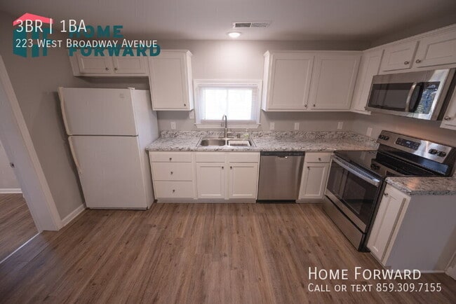 Building Photo - 223 W Broadway Ave