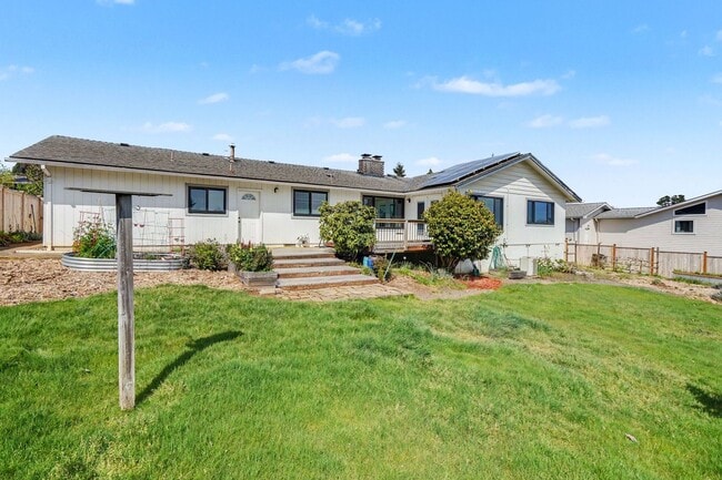 Building Photo - 4 bed, 2 bath single-level home in quiet West Salem neighborhood!