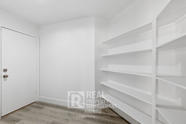 Building Photo - 2420 W Blue Sky Dr