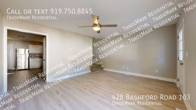 Building Photo - Modern, Renovated 4 bedroom Townhome