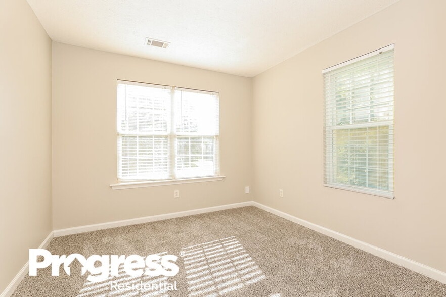 Building Photo - 3208 Sailmist Point