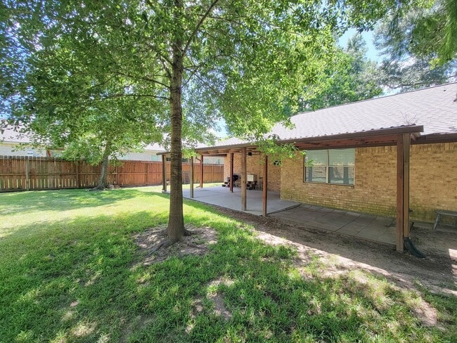 Building Photo - 10282 Valley Dr S