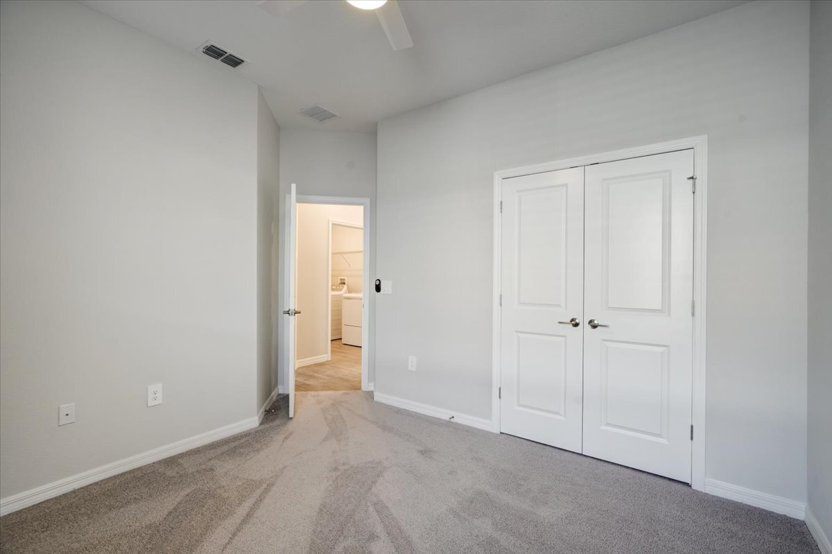 Building Photo - 2118 Ridge Pointe Ln