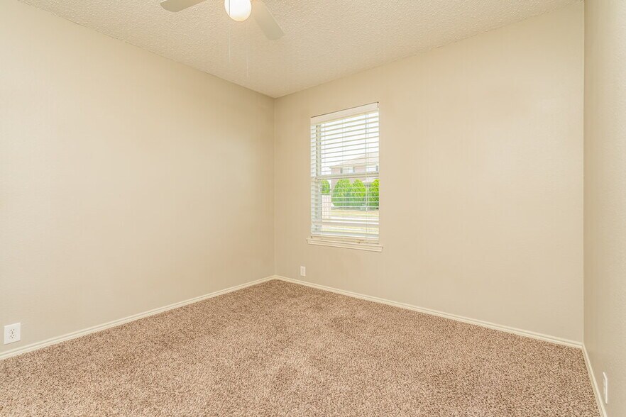 Building Photo - 1514 Wavecrest Dr