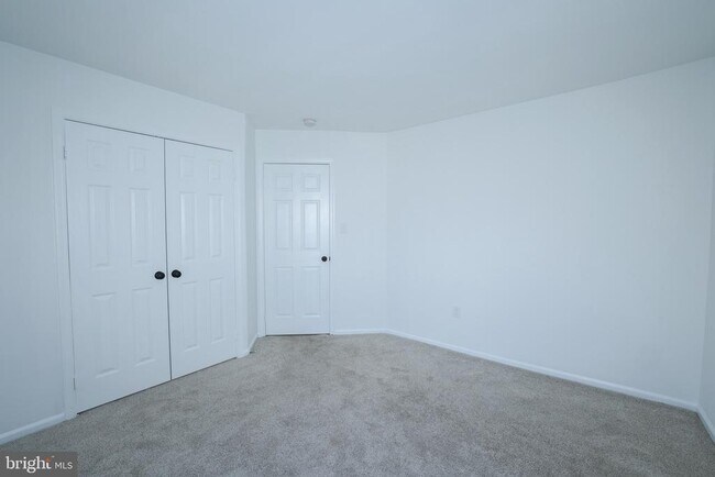 Building Photo - 47699 Whirlpool Square