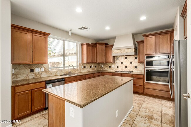 Building Photo - 1692 S Parkcrest Ct