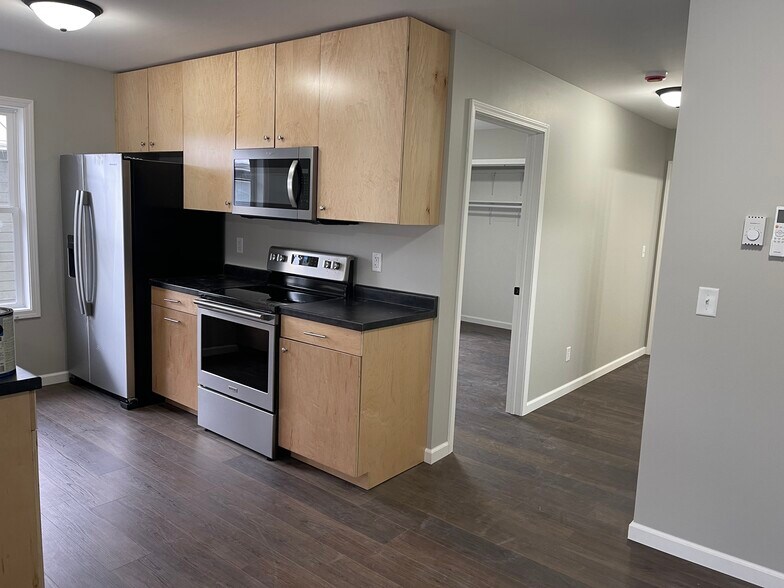 Primary Photo - 995 Madison Ave