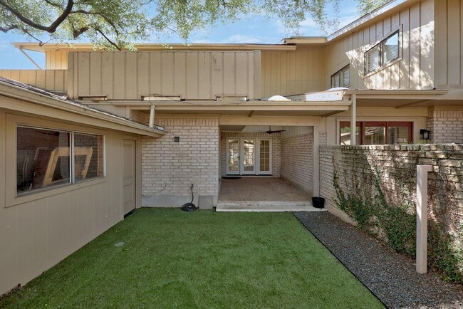 Building Photo - 8102 East Ct