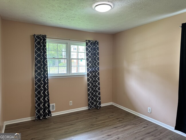 Building Photo - 827 San Miguel Dr