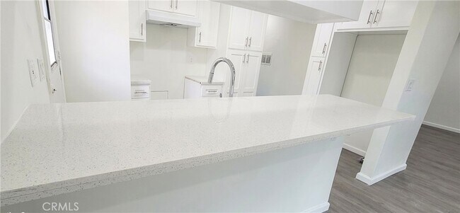 Building Photo - 1417 S Greenwood Ave