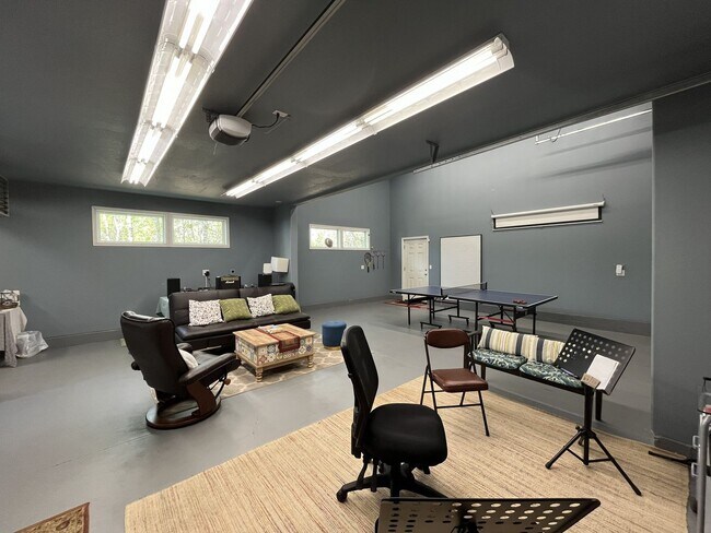 Building Photo - Comfortable Living in Bethany with Two Separate Units, Expansive 0.45-Acre Lot & Versatile Detach...