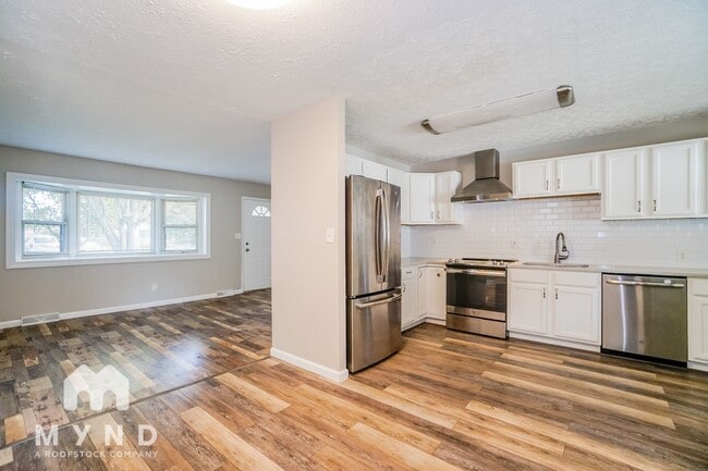 Building Photo - 4957 Betsy Dr