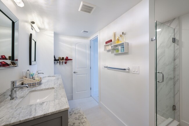 Building Photo - 3589 S Ocean Blvd