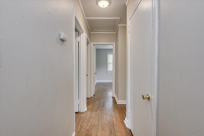 Building Photo - 2406 Sparks Rd