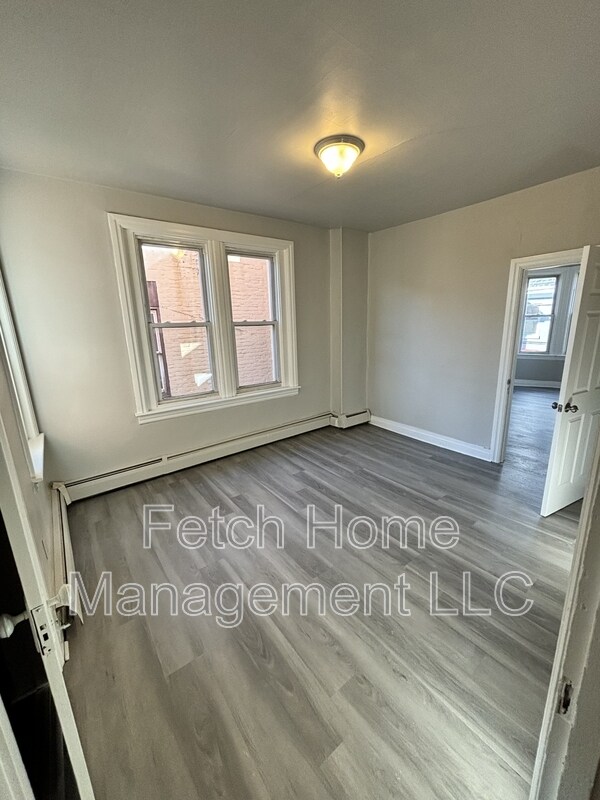 Building Photo - 818 Church St