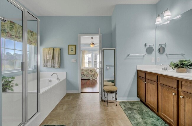 Building Photo - 160 Mayfield Dr