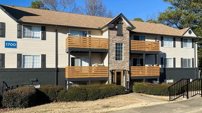 Building Photo - 550 Hampton Park Dr
