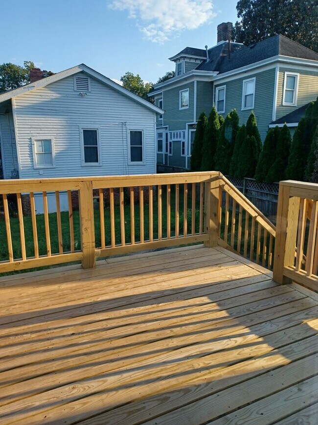 Building Photo - Newly Constructed 5 Bedroom Home in Hampton