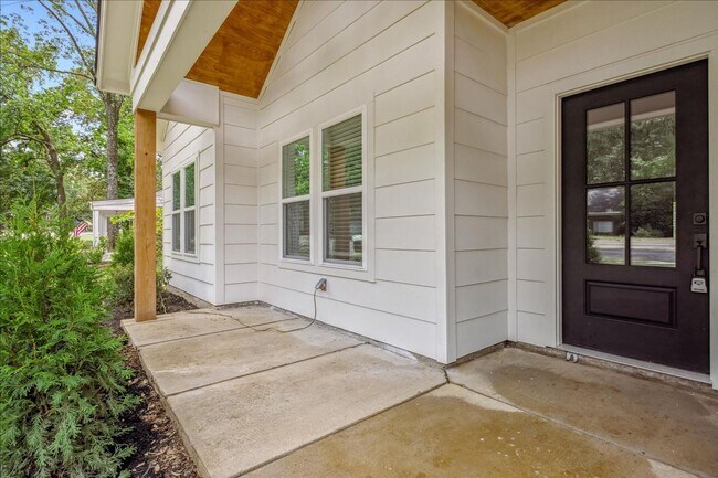 Building Photo - Stunning New Construction House in East Memphis!