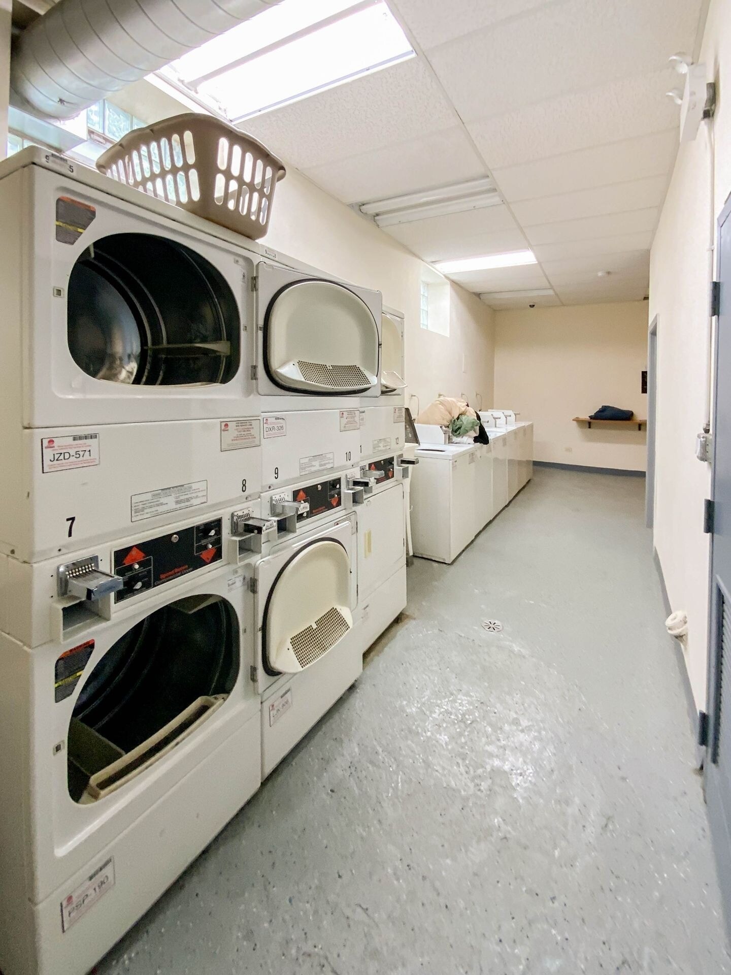 Building Photo - 1036 W Dakin St