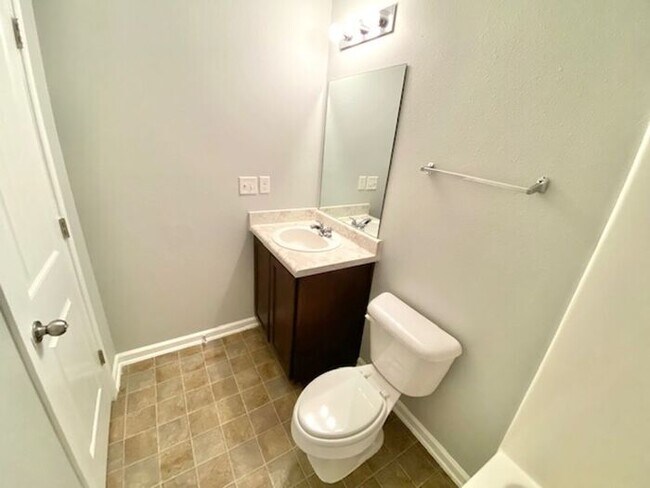 Building Photo - Cordova 3 Bedroom 2.5 Bath Home Houston Le...