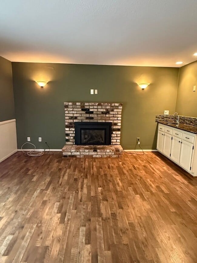 Building Photo - OPEN HOUSE this Wednesday 5pm-6:30pm - Private Redwood Setting | 4BR Home with Family Room, Bar &...