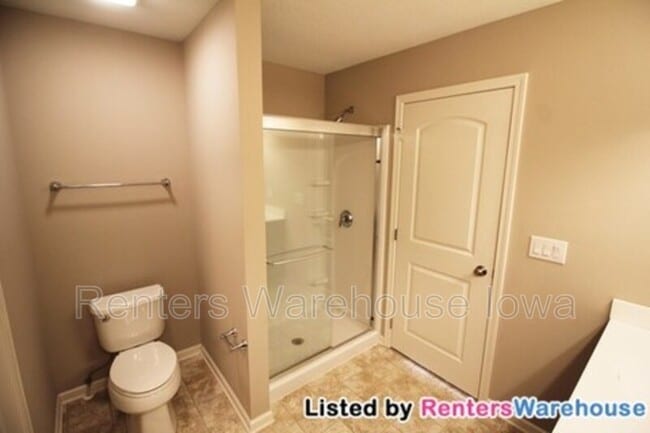 Building Photo - 9155 Coneflower Dr