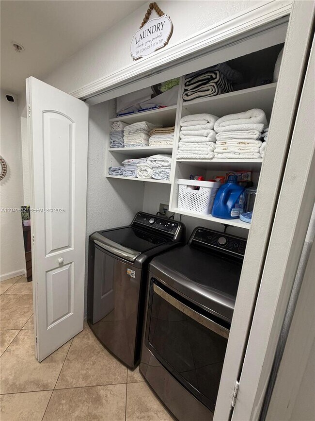 Building Photo - 8814 W Flagler St