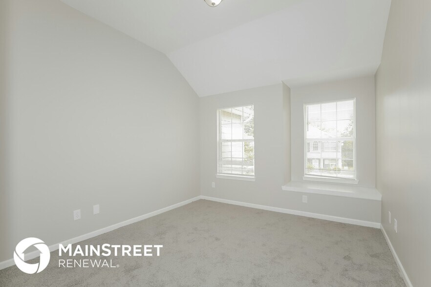 Building Photo - 1010 Baltic Way