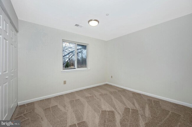 Building Photo - 10247 Redtail Ct