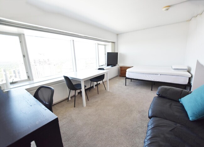 Building Photo - 555 E William St