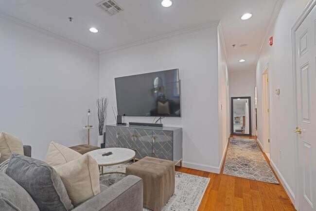 Building Photo - 620 38th St