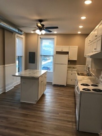 Building Photo - 985 White St