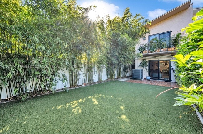 Building Photo - 2965 SW 25th Ter