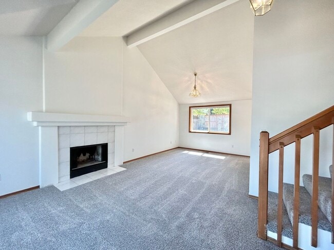 Building Photo - 15612 SW Wintergreen St