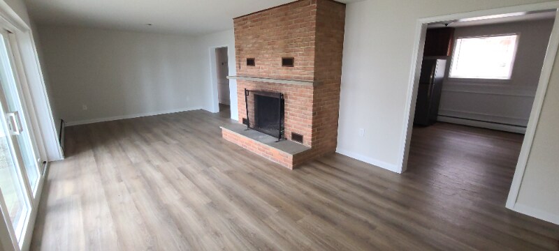 Building Photo - 1043 Park Rd