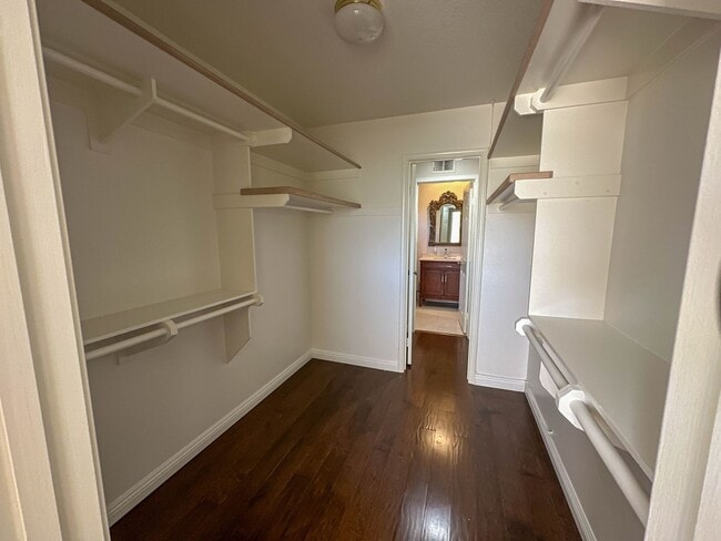 Building Photo - Single Story 3 Bedroom Home for Rent in Newhall!