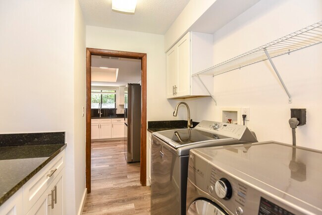 Building Photo - 40 River Ridge Trail