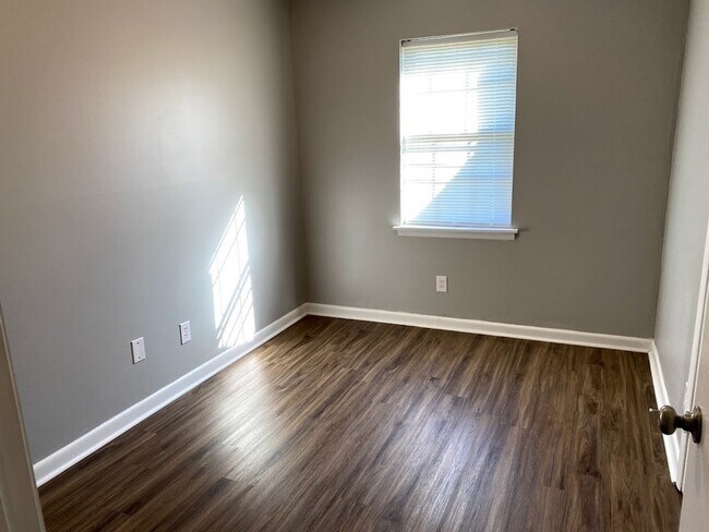 Building Photo - 5208 Durinda Ln NW