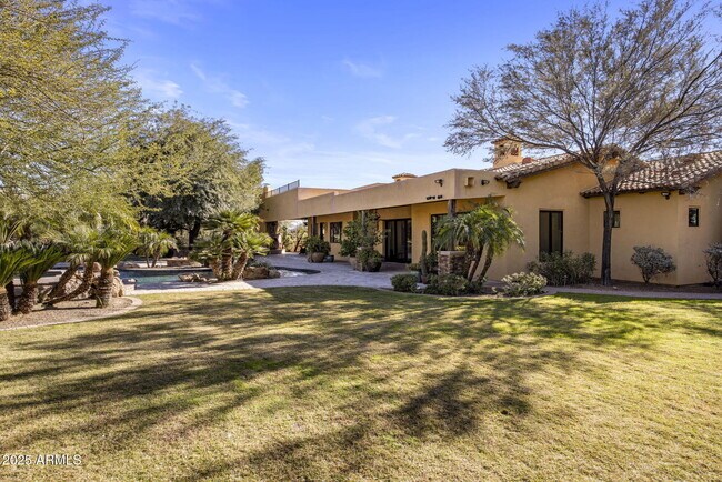 Building Photo - 9222 E Rimrock Dr