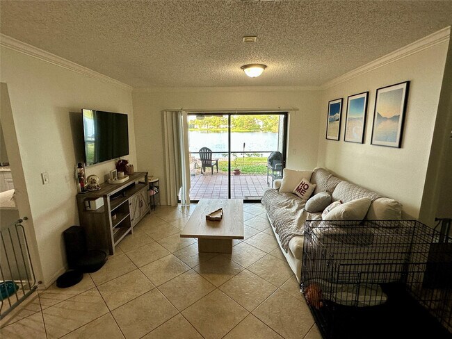 Building Photo - 6657 Paul Mar Dr