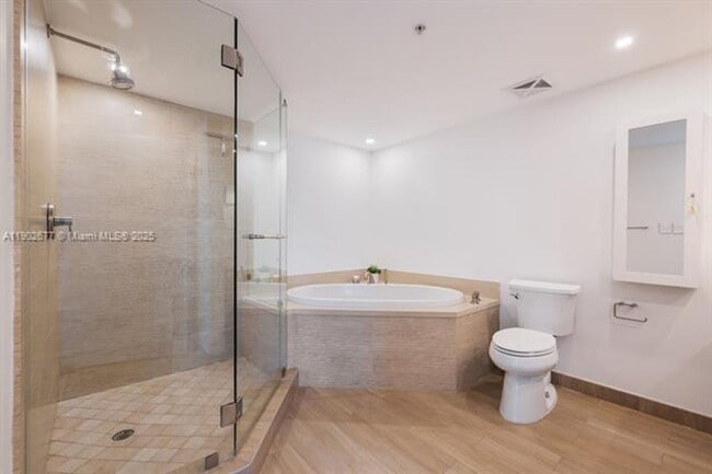 Building Photo - 7928 East Dr